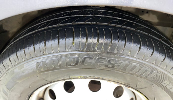 2014 Hyundai Eon ERA +, Petrol, Manual, 37,574 km, Right Front Tyre Tread