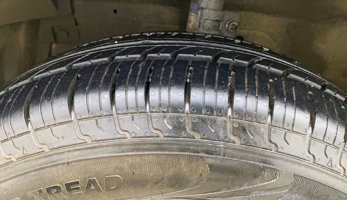 2012 Maruti Swift Dzire VXI, Petrol, Manual, 20,767 km, Left Front Tyre Tread