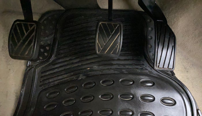 2012 Maruti Swift Dzire VXI, Petrol, Manual, 20,767 km, Pedals