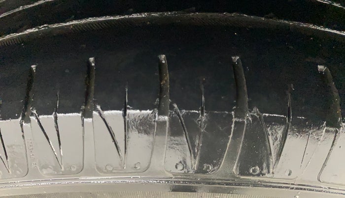 2021 KIA SONET HTX 1.5, Diesel, Manual, 51,600 km, Left Rear Tyre Tread