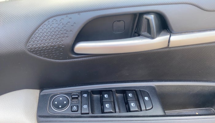 2021 KIA SONET HTX 1.5, Diesel, Manual, 51,600 km, Driver Side Door Panels Control