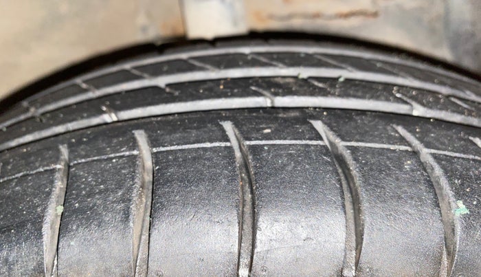 2015 Hyundai Grand i10 ASTA 1.2 KAPPA VTVT, Petrol, Manual, 60,204 km, Right Front Tyre Tread