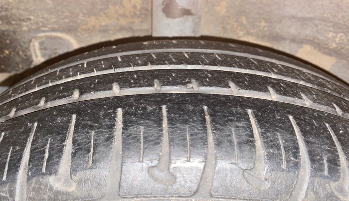 2015 Hyundai Grand i10 ASTA 1.2 KAPPA VTVT, Petrol, Manual, 60,204 km, Right Rear Tyre Tread