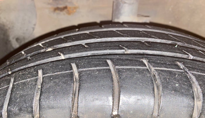 2015 Hyundai Grand i10 ASTA 1.2 KAPPA VTVT, Petrol, Manual, 60,204 km, Left Front Tyre Tread