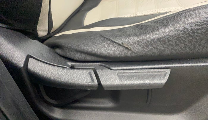 2021 KIA SONET HTX 1.5, Diesel, Manual, 54,901 km, Driver Side Adjustment Panel