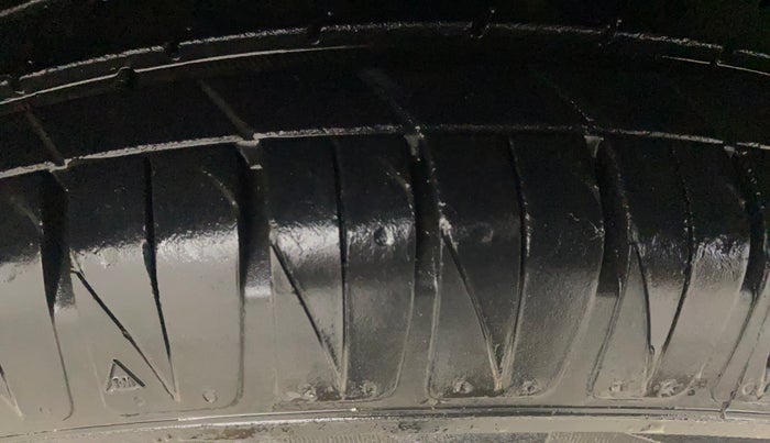 2021 KIA SONET HTX 1.5, Diesel, Manual, 54,901 km, Right Front Tyre Tread