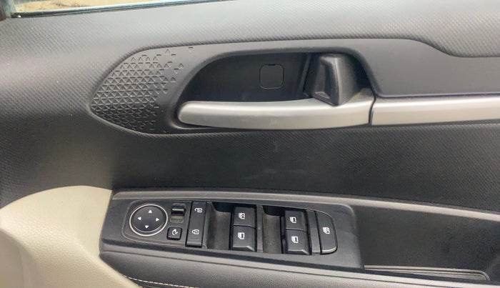 2021 KIA SONET HTX 1.5, Diesel, Manual, 54,901 km, Driver Side Door Panels Control