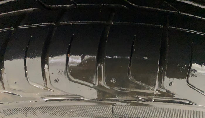 2021 KIA SONET HTX 1.5, Diesel, Manual, 54,901 km, Left Front Tyre Tread