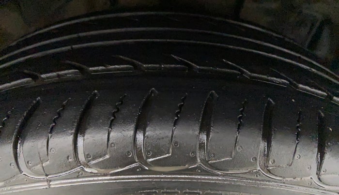 2019 Ford Ecosport 1.5 TITANIUM TI VCT, CNG, Manual, 18,014 km, Right Front Tyre Tread