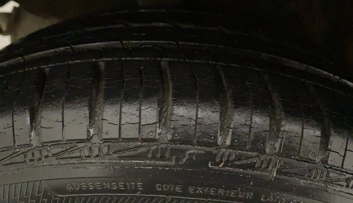 2012 Honda Brio S MT, Petrol, Manual, 12,575 km, Right Rear Tyre Tread