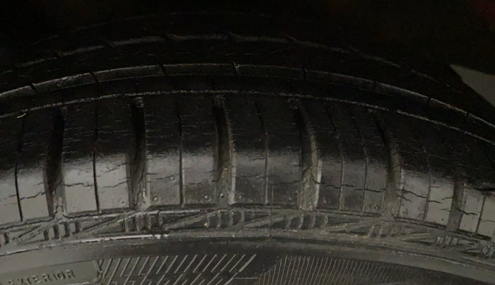 2012 Honda Brio S MT, Petrol, Manual, 12,575 km, Left Front Tyre Tread