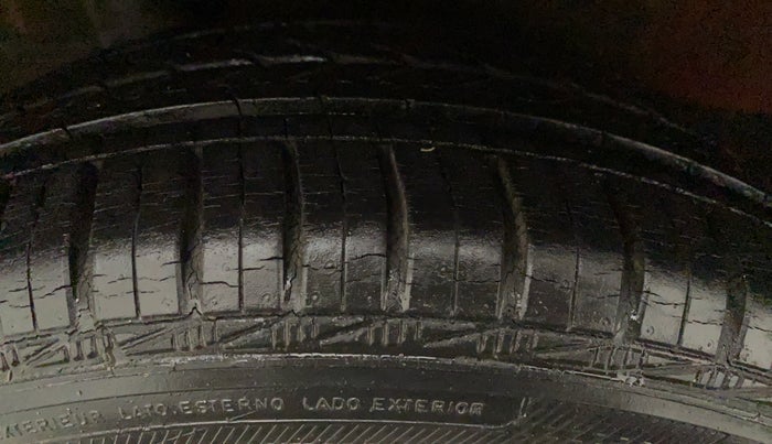 2012 Honda Brio S MT, Petrol, Manual, 12,575 km, Right Front Tyre Tread