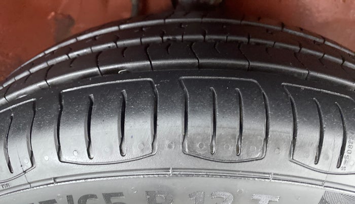 2013 Maruti Zen Estilo VXI, Petrol, Manual, 55,309 km, Right Front Tyre Tread