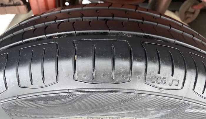 2013 Maruti Zen Estilo VXI, Petrol, Manual, 55,309 km, Right Rear Tyre Tread