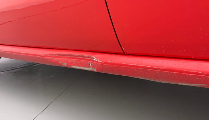 2017 Volkswagen Polo COMFORTLINE 1.2L, Petrol, Manual, 54,101 km, Left running board - Slightly dented