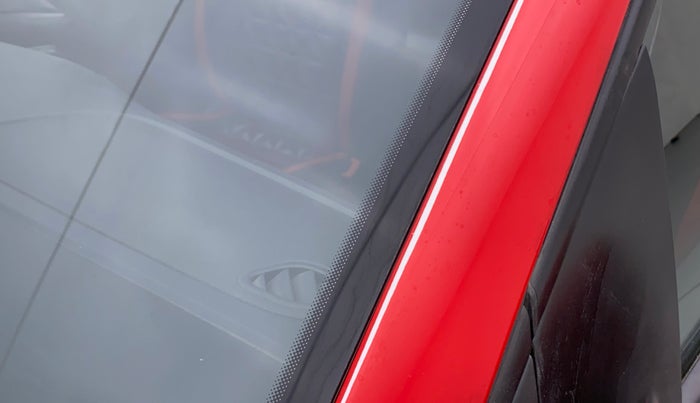 2017 Volkswagen Polo COMFORTLINE 1.2L, Petrol, Manual, 54,101 km, Left A pillar - Paint is slightly faded