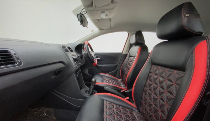 2017 Volkswagen Polo COMFORTLINE 1.2L, Petrol, Manual, 54,101 km, Right Side Front Door Cabin