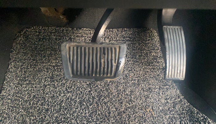 2016 Hyundai Grand i10 MAGNA AT 1.2 KAPPA VTVT, CNG, Automatic, 81,411 km, Pedals