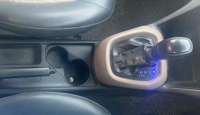 2016 Hyundai Grand i10 MAGNA AT 1.2 KAPPA VTVT, CNG, Automatic, 81,411 km, Gear Lever