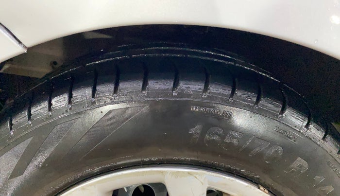 2016 Hyundai Grand i10 MAGNA AT 1.2 KAPPA VTVT, CNG, Automatic, 81,411 km, Left Front Tyre Tread