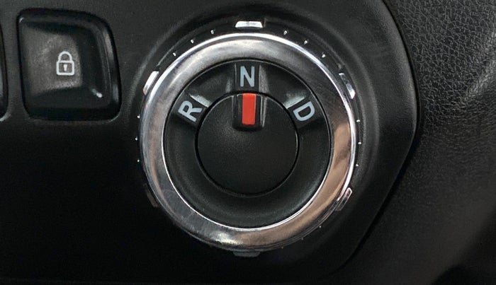 2017 Renault Kwid CLIMBER 1.0 AMT, Petrol, Automatic, 53,468 km, Gear Lever