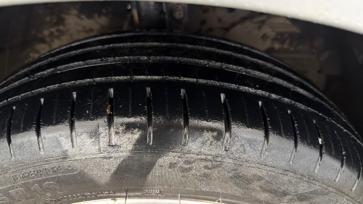 2023 Toyota Glanza G, Petrol, Manual, 28,342 km, Right Front Tyre Tread