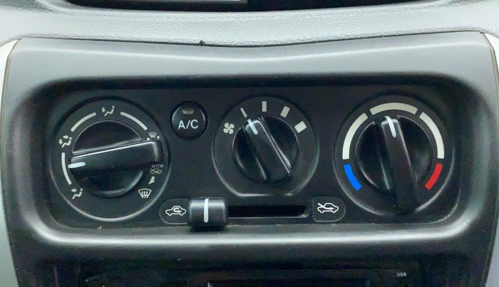 2017 Maruti Alto 800 LXI, Petrol, Manual, 43,009 km, AC Unit - Directional switch has minor damage