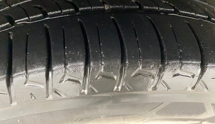 2017 Tata Tiago XZA PETROL, Petrol, Automatic, 77,082 km, Right Rear Tyre Tread