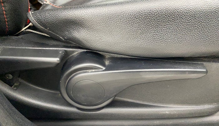 2017 Tata Tiago XZA PETROL, Petrol, Automatic, 77,082 km, Driver Side Adjustment Panel