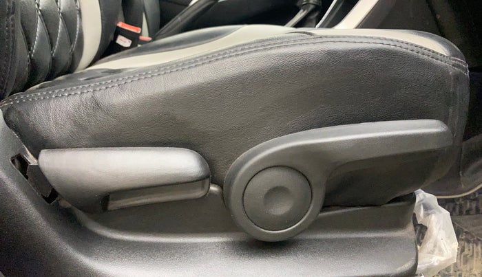 2022 Maruti S Cross ZETA AT 1.5, Petrol, Automatic, 71,082 km, Driver Side Adjustment Panel