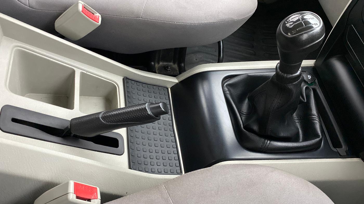2019 Mahindra Scorpio S5, Diesel, Manual, 53,699 km, Gear Lever