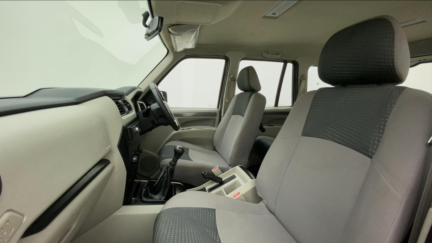 2019 Mahindra Scorpio S5, Diesel, Manual, 53,699 km, Right Side Front Door Cabin