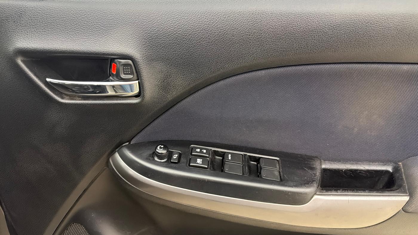 2020 Maruti Baleno ZETA CVT PETROL 1.2, Petrol, Automatic, 81,416 km, Driver Side Door Panels Control