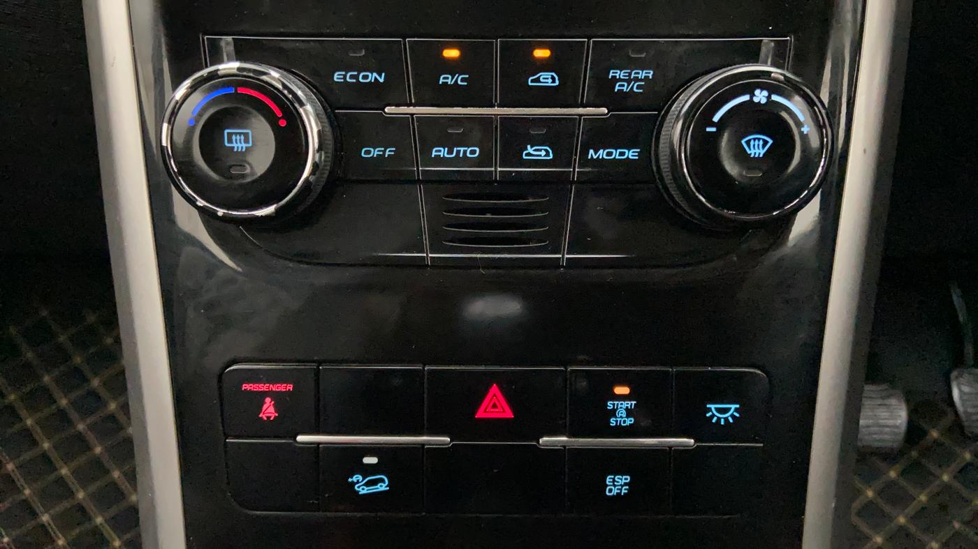 2018 Mahindra XUV500 W9, Diesel, Manual, 47,970 km, Automatic Climate Control