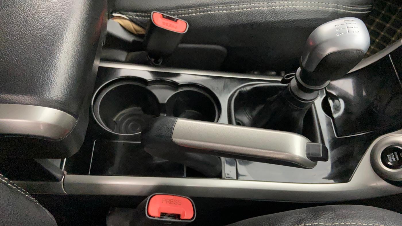 2018 Mahindra XUV500 W9, Diesel, Manual, 47,970 km, Gear Lever