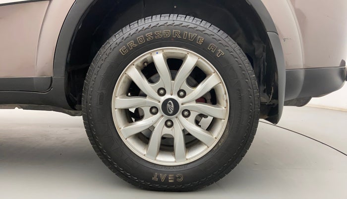 2018 Mahindra XUV500 W9, Diesel, Manual, 47,970 km, Left Rear Wheel