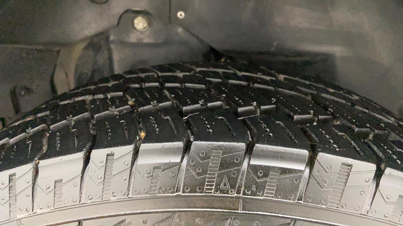 2018 Mahindra XUV500 W9, Diesel, Manual, 47,970 km, Right Rear Tyre Tread