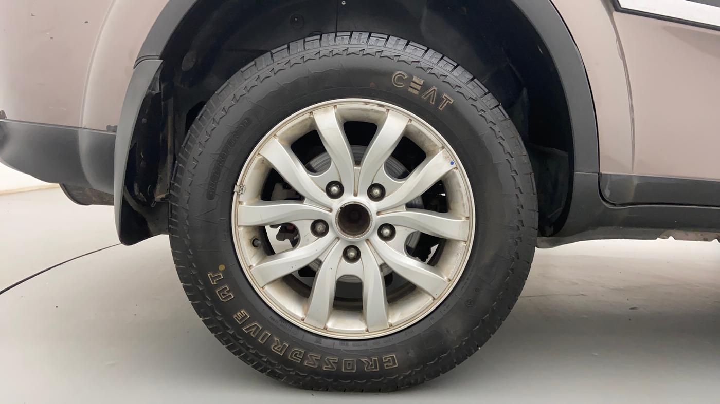 2018 Mahindra XUV500 W9, Diesel, Manual, 47,970 km, Right Rear Wheel