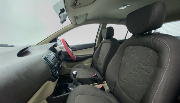 2009 Hyundai i20 ASTA 1.2, Petrol, Manual, 82,508 km, Right Side Front Door Cabin View