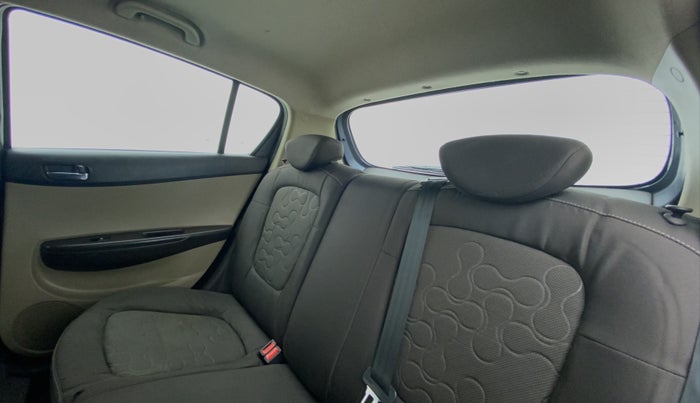 2009 Hyundai i20 ASTA 1.2, Petrol, Manual, 82,508 km, Right Side Door Cabin View