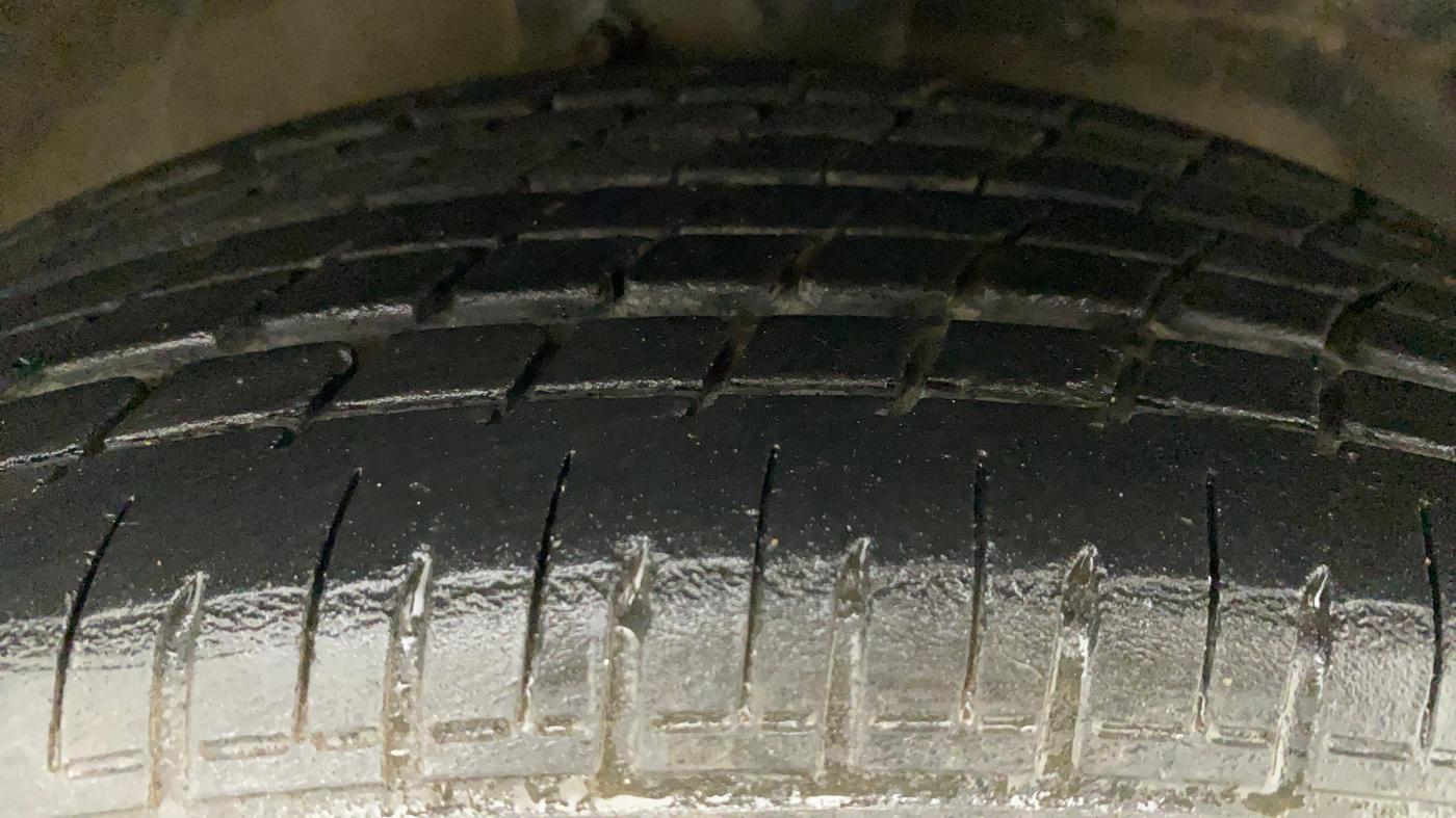 2015 Maruti Celerio VXI AMT, Petrol, Automatic, 91,740 km, Right Front Tyre Tread