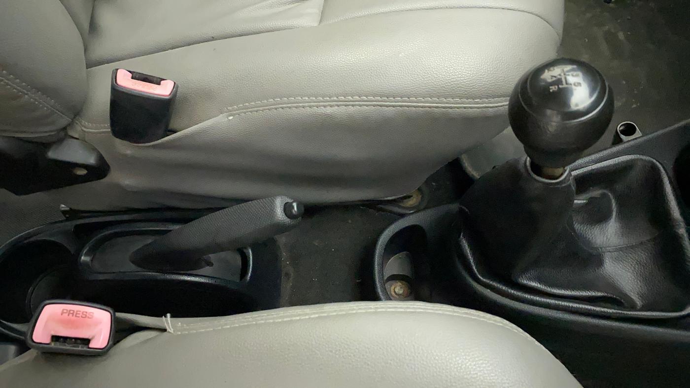 2011 Toyota Etios G, Petrol, Manual, 46,171 km, Gear Lever