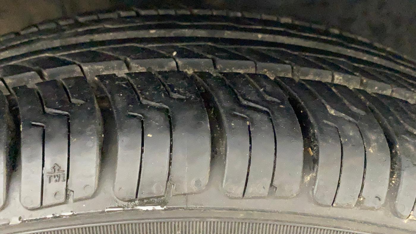 2011 Toyota Etios G, Petrol, Manual, 46,171 km, Right Front Tyre Tread