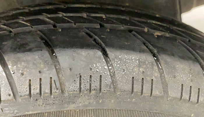 2011 Toyota Etios G, Petrol, Manual, 46,171 km, Left Rear Tyre Tread