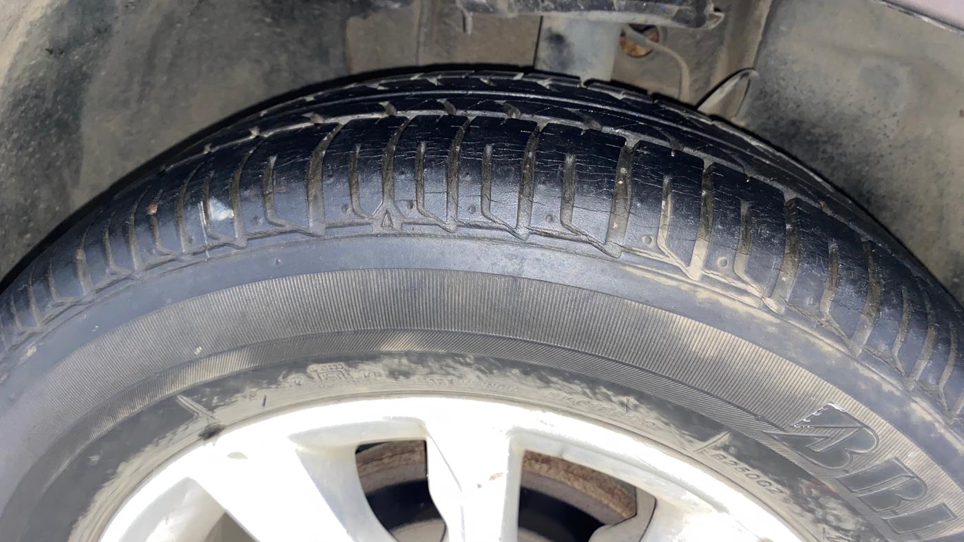2017 Tata Tiago XZ PETROL, Petrol, Manual, 13,888 km, Right Front Tyre Tread