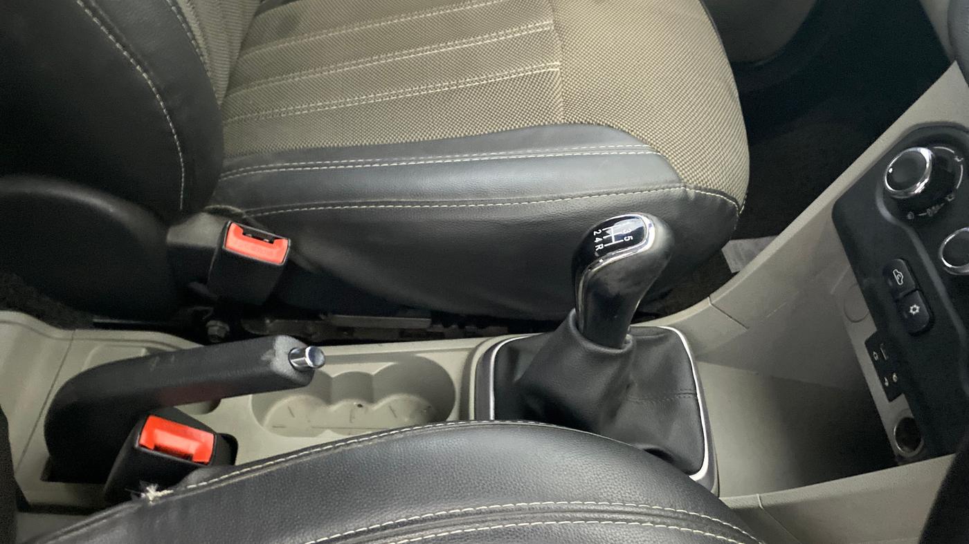 2017 Tata Tiago XZ PETROL, Petrol, Manual, 13,888 km, Gear Lever