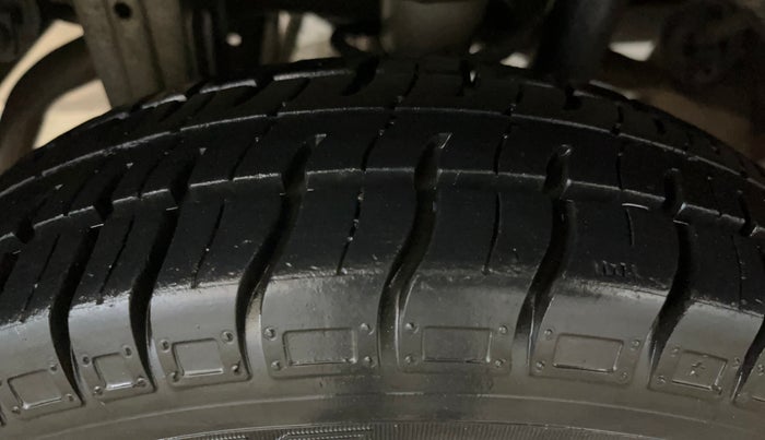 2016 Maruti Alto 800 LXI, Petrol, Manual, 65,591 km, Right Rear Tyre Tread