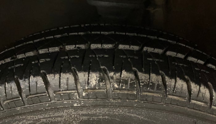 2016 Maruti Alto 800 LXI, Petrol, Manual, 65,591 km, Left Front Tyre Tread