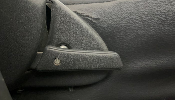 2016 Maruti Alto 800 LXI, Petrol, Manual, 65,591 km, Driver Side Adjustment Panel