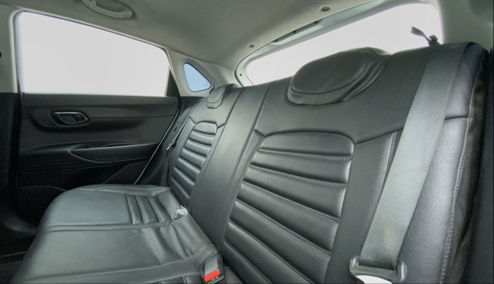 2020 Hyundai NEW I20 MAGNA 1.2 MT, Petrol, Manual, 25,442 km, Right Side Rear Door Cabin